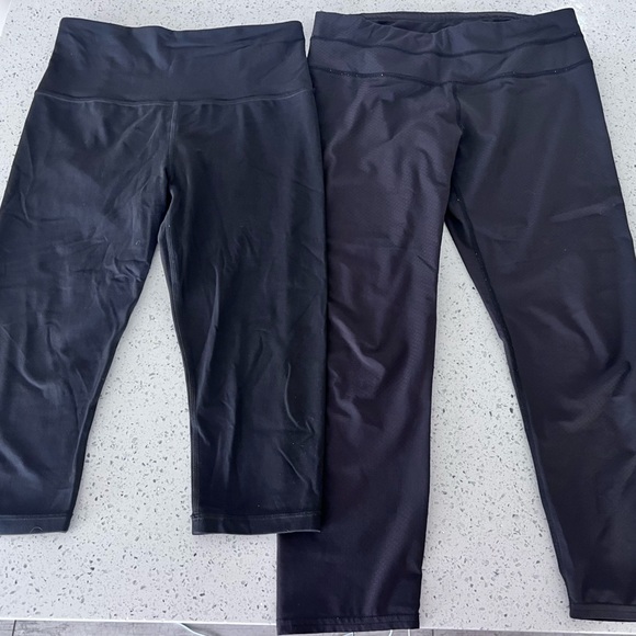 Athleta Ultra High Rise Elation Crop Leggings - Black Sz small EUC women’s - Picture 8 of 10